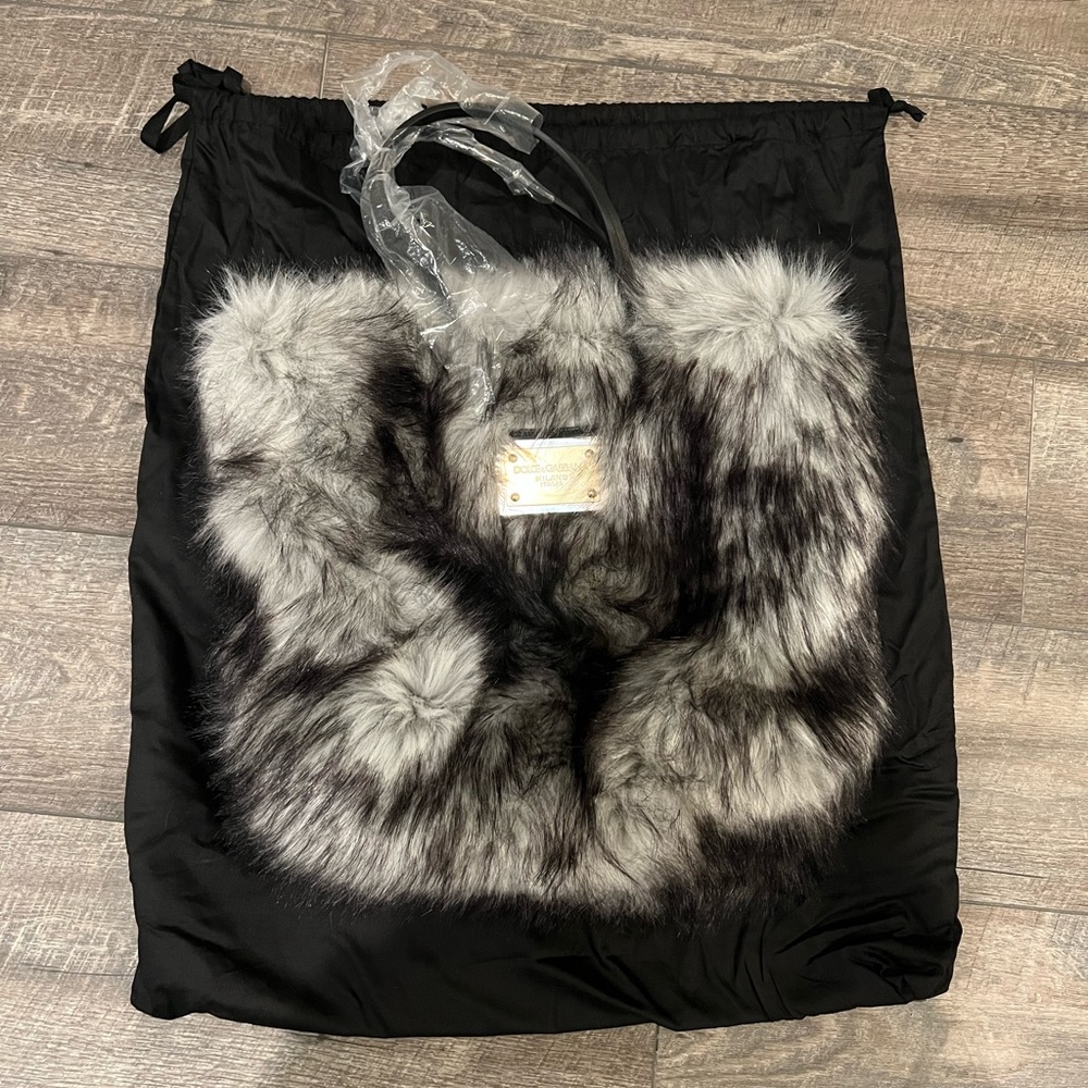 Dolce and Gabanna black fur overnight shopper new with tags - Picture 3 of 10